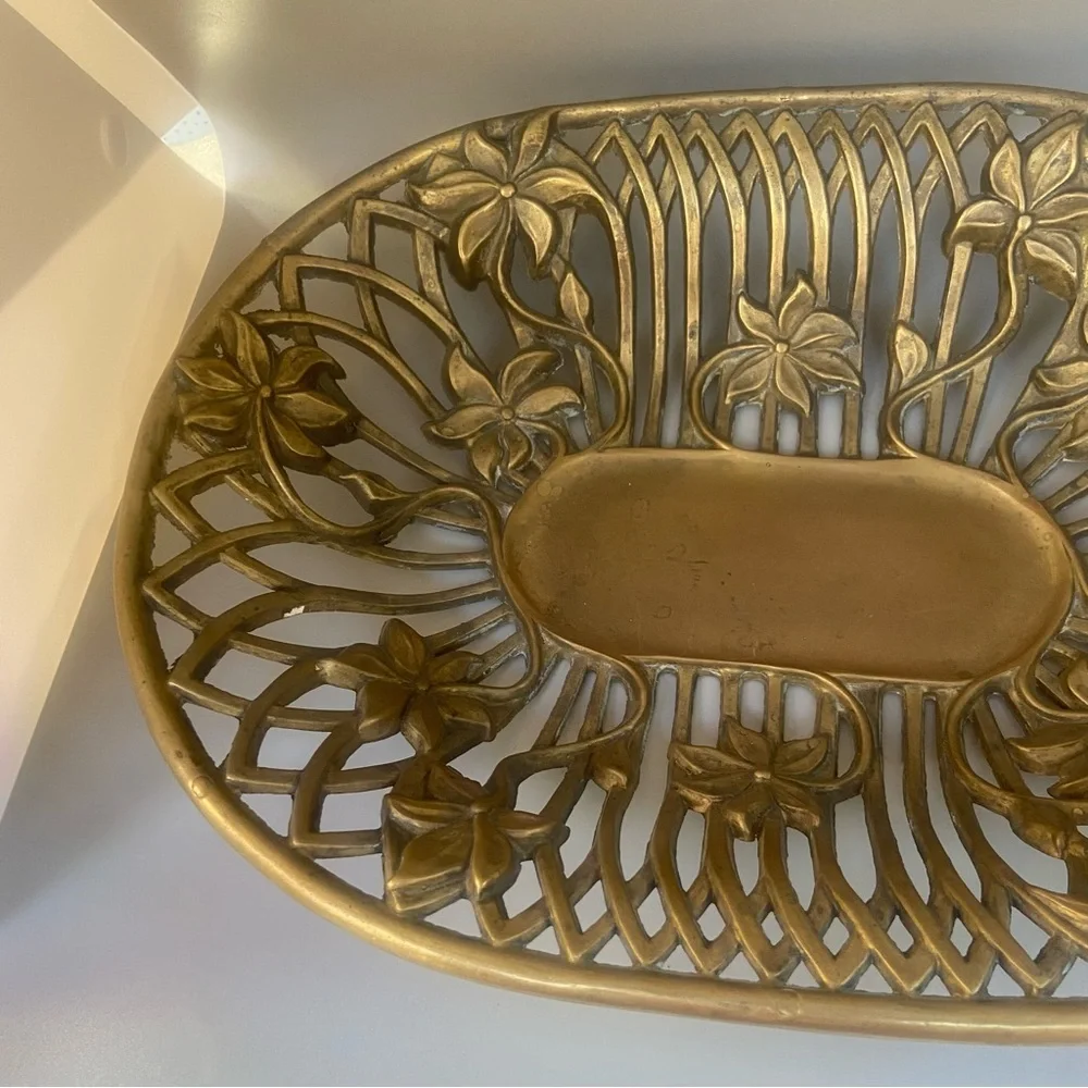 Vintage Solid Brass Cutout Oval Basket Bowl w/ Flowers #7389 - Picture 3 of 6
